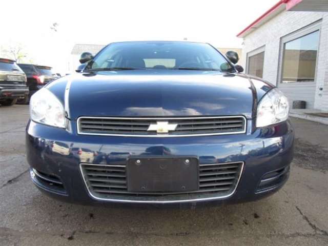 2011 Chevrolet Impala Police 4dr Sedan w/3FL